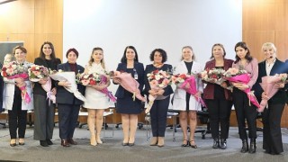 Yeni Yüzyıl Üniversitesi Gaziosmanpaşa Hastanesinde, Kadın ve Aile Hizmetleri Müdürlüğü İş Birliğiyle “Doğumdan Menopoza Kadının Sağlık Serüveni Paneli” Gerçekleştirildi