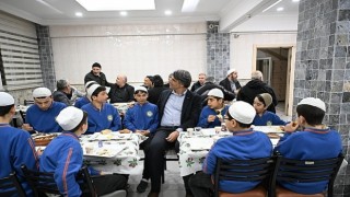 Başkan Kocaman, Kuran Kursu Öğrencileriyle İftar Yaptı