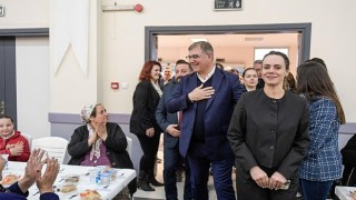 Başkan Tugay, ilk iftarda Ödemişlilerle buluştu “Yüreğimizdeki iyiliği çoğaltalım”