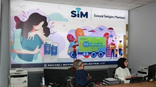 Büyükşehir Belediyesi, 8 farklı ilçede yer alan Sosyal İletişim Merkezleri (SİM) ile vatandaşın yanında olmaya devam ediyor