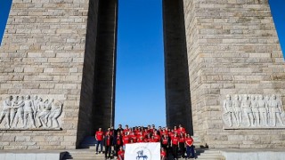 DEÜ öğrencileri Çanakkalede şehitleri andı