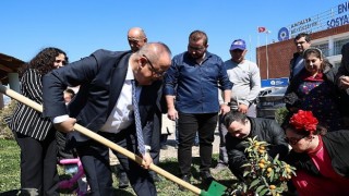 Down sendromlu çocuklar farkındalık gününde doyasıya eğlendi