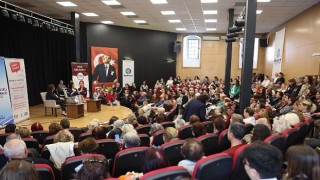 DR.Gülseren Bugdaycıoğlu&#39;nun söyleşisi bakırköyde yoğun ilgi gördü 