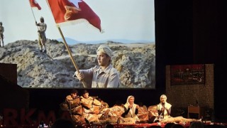 İstiklal marşı ve akif gölçük&#39;te tiyatro sahnesine taşındı