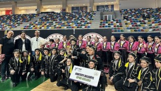 Kartepe halk oyunları topluluğu birinci oldu