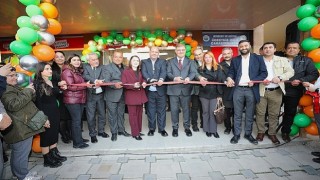 Mendereste Sosyal Market ve Ücretsiz Çamaşırhane Kapılarını Açtı