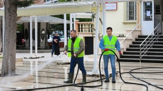 Narlıdere Belediyesinden Camilerde Titiz Temizlik Çalışması