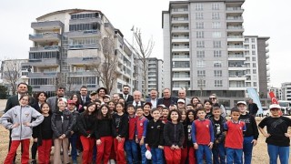 Nilüferde fidanlar toprakla buluştu