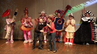 ses ve ışık şöleni ”sesler ülkesi” seyirciden tam not aldı 