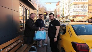 Taksici esnafı iftarda yalnız kalmıyor