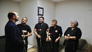 Tıp Bayramında Sağlık Çalışanlarına Karanfil Dağıtıldı