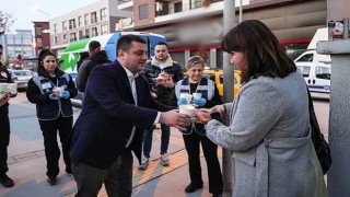 Torbalı Belediyesi&#39;nden İftara Yetişemeyenlere Çorba İkramı