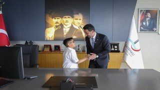 Bayraklıda minik başkan icraatlarını açıkladı