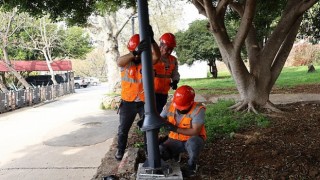 Büyükşehir Atatürk Parkının ışıklandırmalarını yeniledi