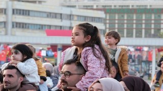”Elifin Düşleri” 23 Nisan şenliklerine katıldı