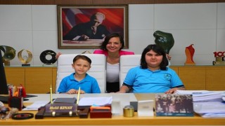 Karabağlarda 23 Nisan Coşkusu