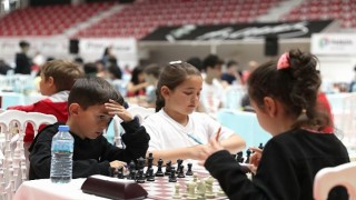 Satranç Tutkunları Geleneksel Kyme Satranç Turnuvasında Buluşuyor