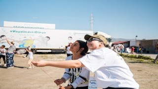 SosyalBen Vakfı, Çocukların Bayramını “Hayalimdeki Dünya” Sahnesiyle Kutladı