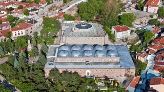 Aracınızı en uygun fiyatlarla kiralayın, Müzeler Haftasında kültür rotası yapın