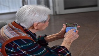 Artık dünya parmaklarının ucunda