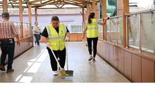 Aydın Büyükşehir Belediyesi'nin Çevre Bakım ve Temizlik Çalışmaları Devam Ediyor