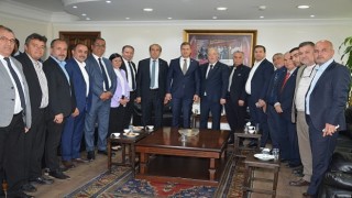 Deniz Yücel e esnaftan sıcak karşılama