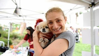 Karşıyakada can dostlarla yaza renkli merhaba!