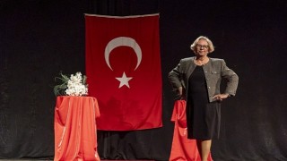 Karşıyakanın çınarlarından renkli defile