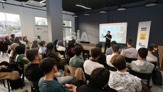 Lise Medeniyet Akademileri, Öğrenciler İçin “Bir Nedenin Varsa Yolun Vardır” Konulu Söyleşi Düzenledi