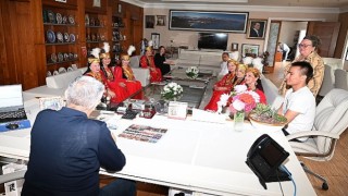 Raykhon Dans Grubundan Başkan Topaloğluna ziyaret