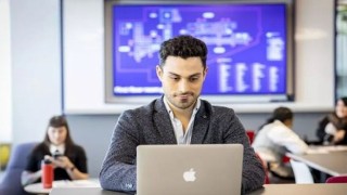 Türkiyeden İngilizce öğretmenlerinin yapay zeka ile öğrenmeyi geliştirmelerine yardımcı olacak ücretsiz materyaller