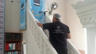 Aydın Büyükşehir Belediyesinden Kurban Bayramı Öncesi Camilerde Temizlik