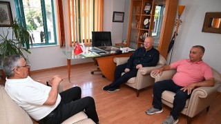 Başkan Topaloğlundan Yaşam Hastanesine teşekkür plaketi