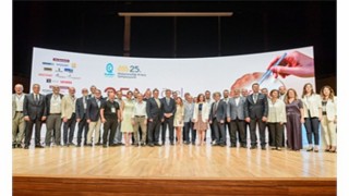 Başkan Tugay: Bilinçli olmalı, güzel bir ülke için hep birlikte çalışmalıyız