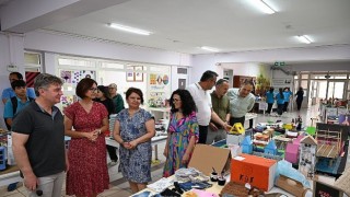 Başkan Vekili Çelik yıl sonu sergisine katıldı