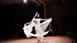 EÜde 70. Yıla özel görkemli defile