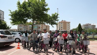 KOMEKte Kadınlar İçin Verilen Bisiklet Kullanma Eğitimi Büyük Beğeni Görüyor