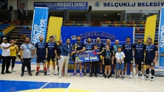 Konya Büyükşehirin İlçeler Arası Voleybol Turnuvasında Şampiyon Hüyük