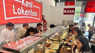 Osmangazi Belediyesinden Ferdi Zeyrek anısına yemek ikramı