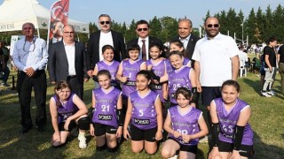 Osmangazide kız çocukları için Mini Voleybol Şenliği