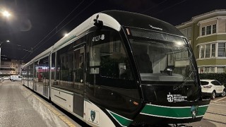 9. tramvay raylara indi, son araç yolda