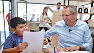 Ayvalıkta Çocuklar Karikatür Atölyesine büyük bir ilgi gösterdi