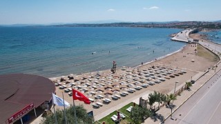 Ayvalıkta Yaz Kitapla Güzel: “Kitap Plajda!” Projesi Belediye Plajlarında Başlıyor