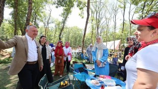 Başkan Büyükakın, Gebzede annelerin pikniğine katıldı