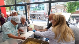 Başkan Ovalıoğlu Dev Kazanda Aşure Kaynattı