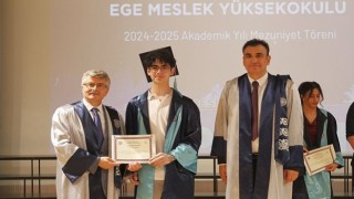 Ege Meslek Yüksekokulu 500 mezunu iş dünyasına uğurladı