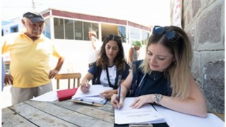 İzmir Büyükşehir Belediyesi saha ekipleri yangının yaralarını sarıyor