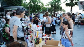 Karşıyaka Çarşısı kadın emeğiyle renkleniyor