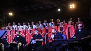 Seferihisarda sanat ve dayanışma “Yıldızların Altında” buluştu