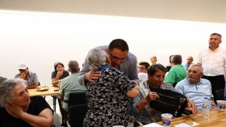 Yiğit, Cemevine konuk oldu, hayır lokmasını paylaştı